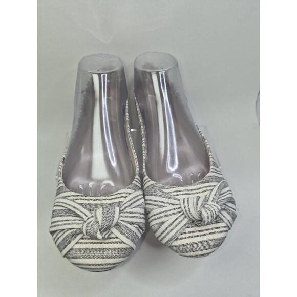 Time and Tru Flat Preppy College Bow Lines Gray Cottage Core White Size 8 - Picture 2 of 9